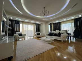 Modern Oasis in Lux Apartment 3BR Elegant Building